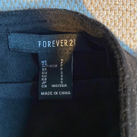 NWOT Forever 21 Studded Black Mini Skirt with Adjustable Belts - Picture 8 of 8